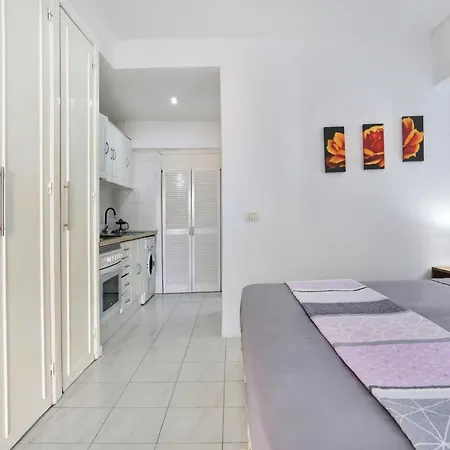 Апартаменты Amplio Estudio Los Cristianos, Piscina Climatizada, Wi-fi, Aire Acondicionado - Es-347-25